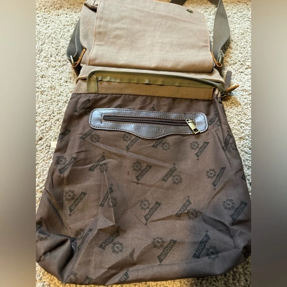 Augur Canvas Shoulder Bag | Very Good Condition